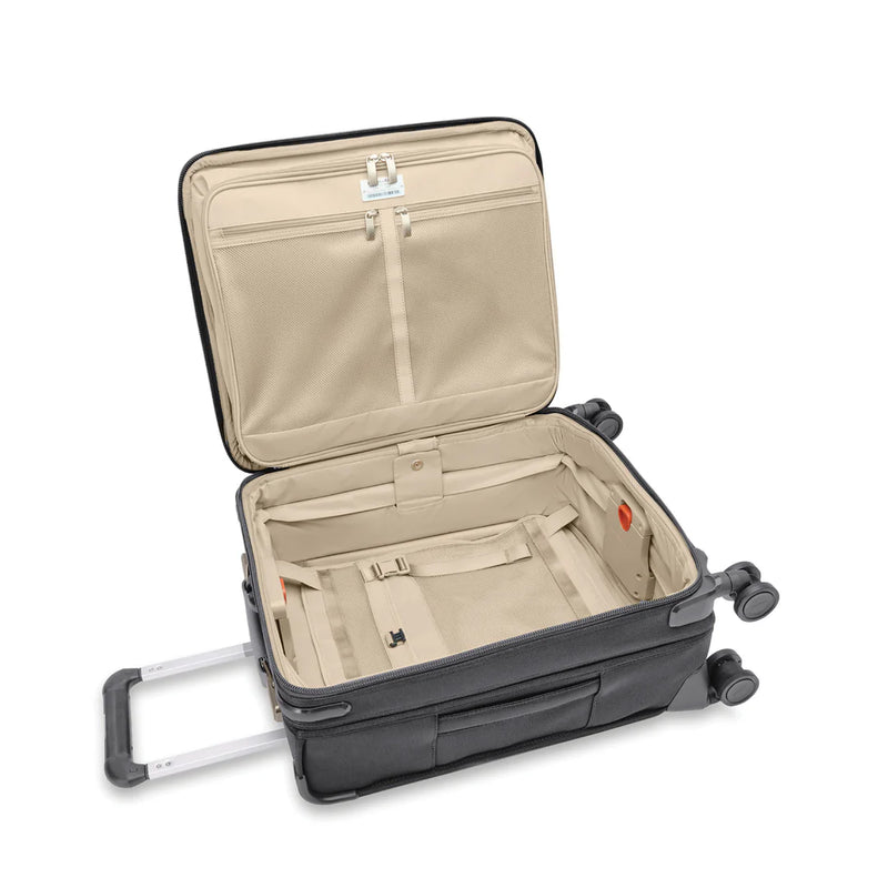 Briggs & Riley Baseline Medium Expandable Spinner