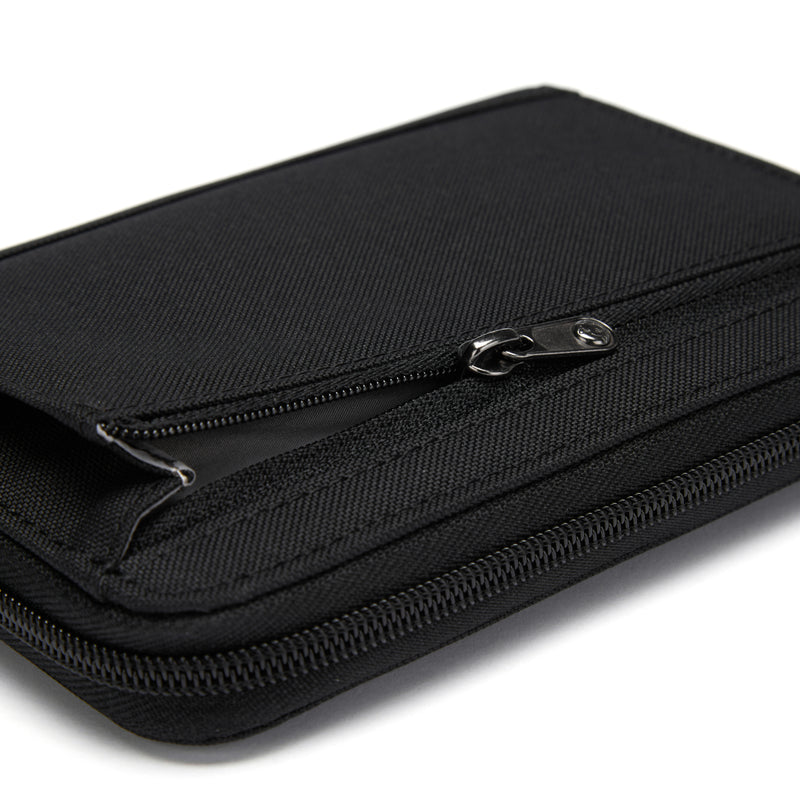 Pacsafe RFIDsafe™ RFID blocking compact travel organizer