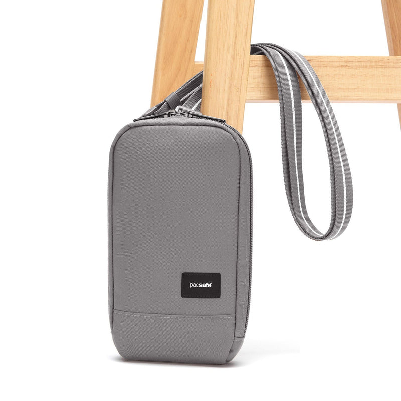 RFIDsafe™ RFID blocking tech crossbody